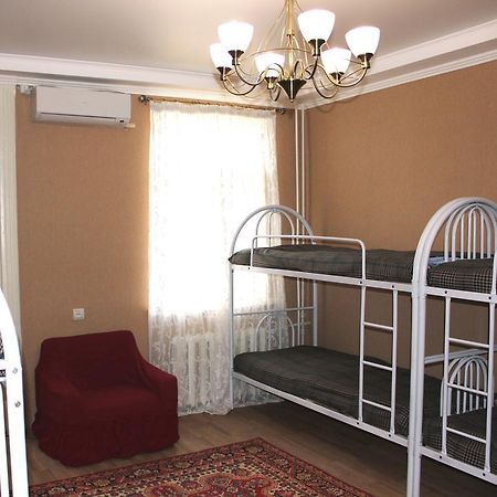 Almaty Central Hostel エクステリア 写真