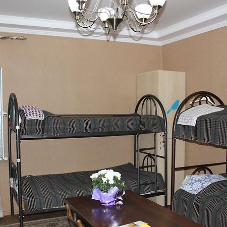 Almaty Central Hostel エクステリア 写真