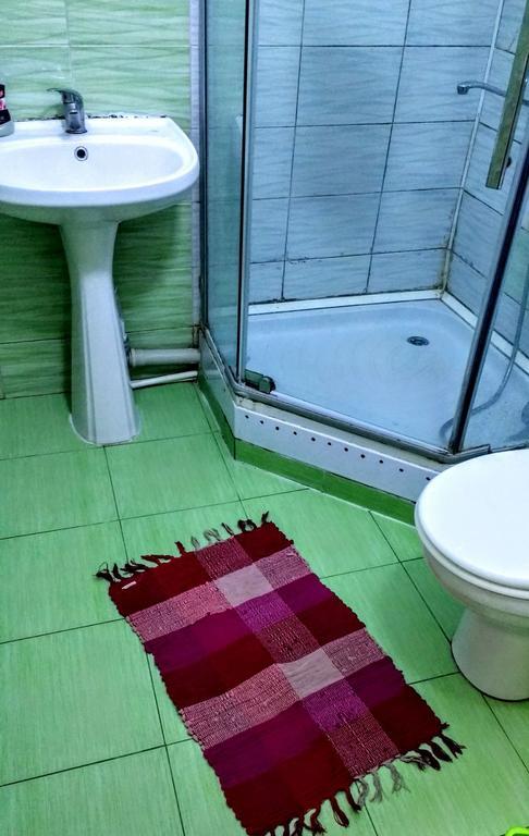 Almaty Central Hostel エクステリア 写真