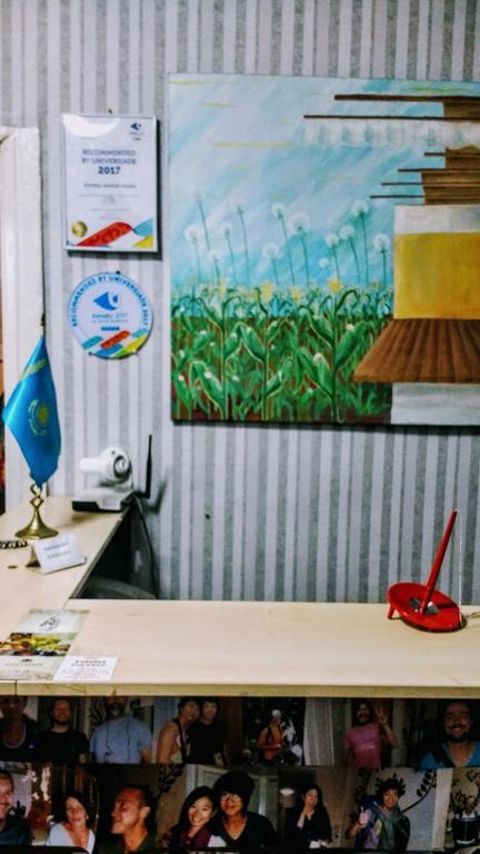 Almaty Central Hostel エクステリア 写真