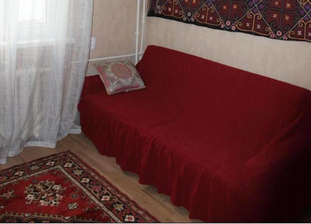 Almaty Central Hostel エクステリア 写真