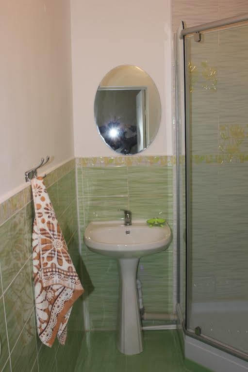 Almaty Central Hostel エクステリア 写真
