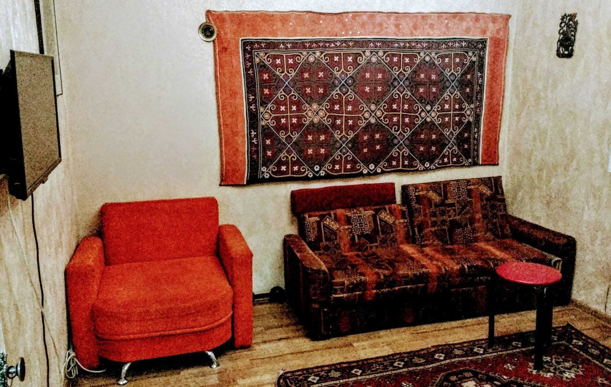 Almaty Central Hostel エクステリア 写真